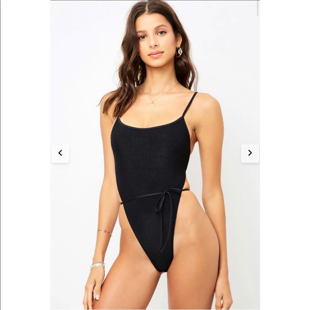 🇺🇸 FRANKIES BIKINIS x ALO Yoga Croft One Piece Swimsuit Black